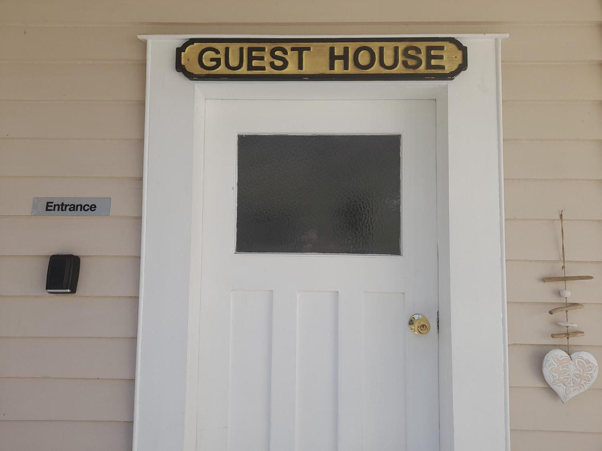The White House Taihape Apartment Bagian luar foto