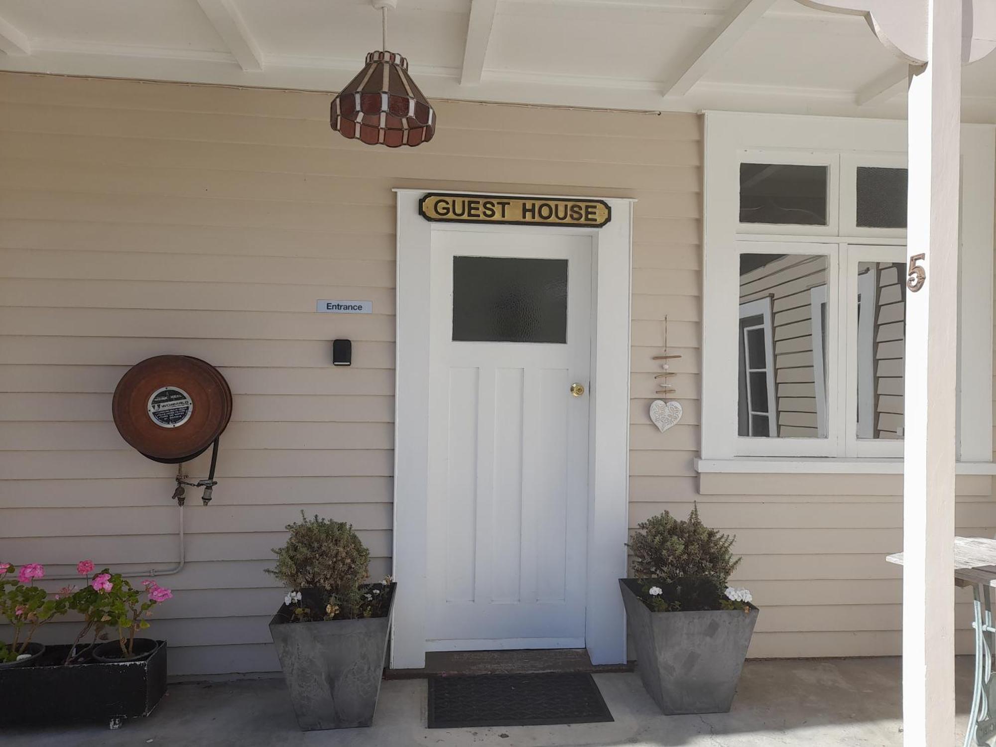 The White House Taihape Apartment Bagian luar foto